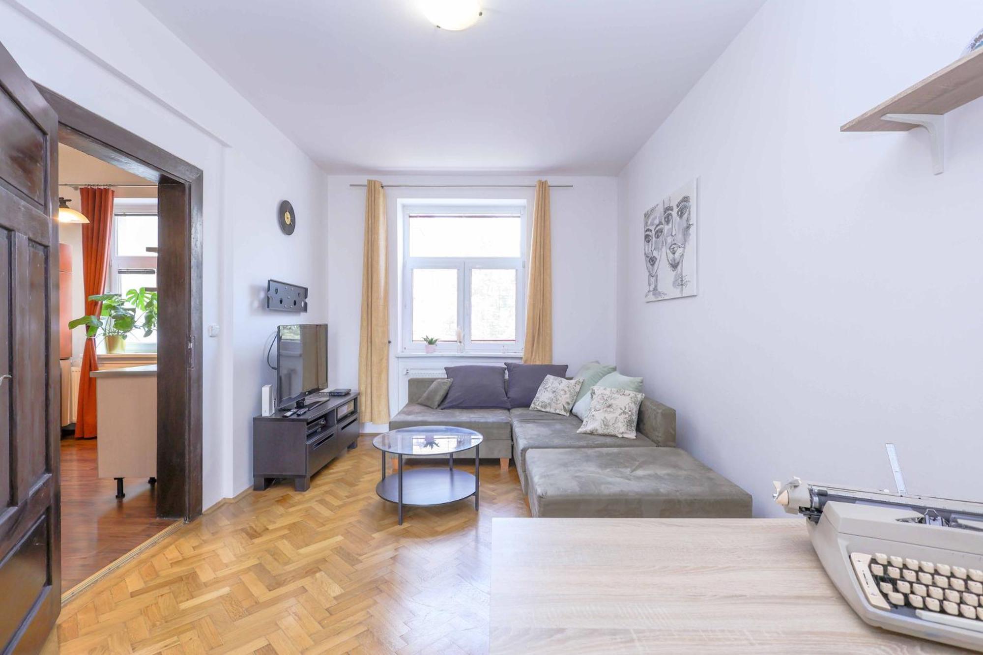 Cozy & Spacious Family Stay Near Train Station Bratislava Exterior foto
